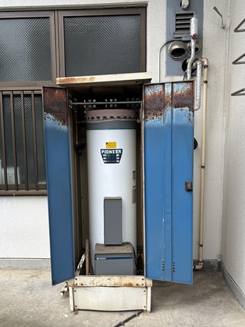 東大和市M・hair様の交換工事前、サンキのHSⅡ-160-4SSS