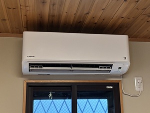 昭島市 ダイキンエアコン交換後 S224ATGS-W 室内機設置