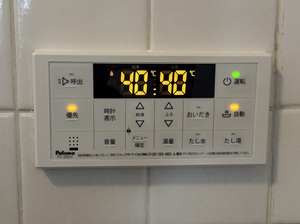 東京都立川市S様の交換工事後、浴室リモコンのFC-250V