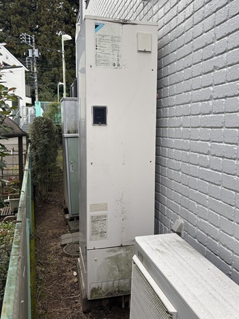 東大和市S様の交換工事前、ダイキンの貯湯ユニット、TU37GFCV