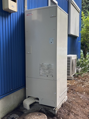 東京都町田市A様の交換工事後、貯湯ユニットのBHP-TAD37X