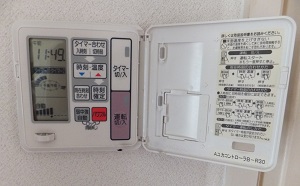 東京都杉並区M様、交換工事前の床暖房リモコン（２）